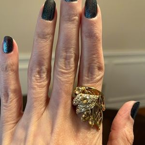 Swarovski ring from the Atelier collection. Gold w clear and gold crystals!